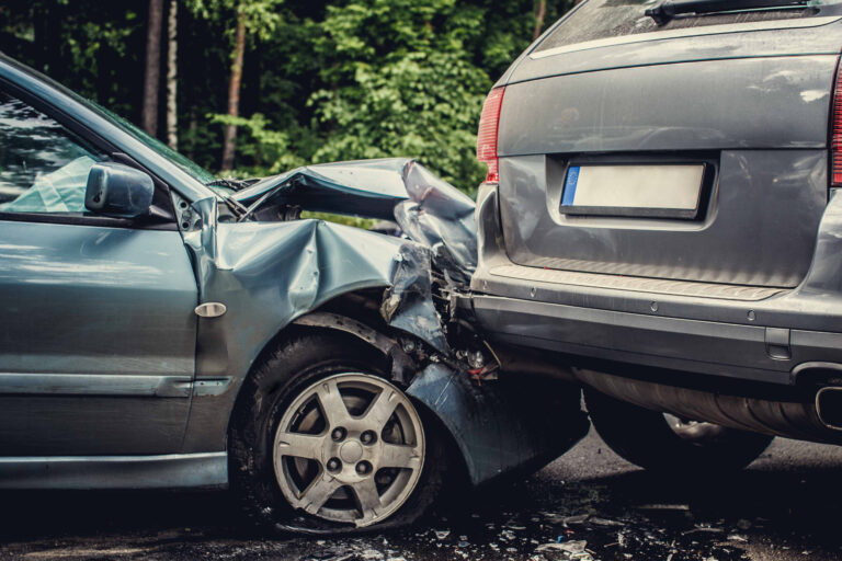 image-auto-accident-involving-two-cars Defensive driving mistake in California: rear-end collision caused by tailgating